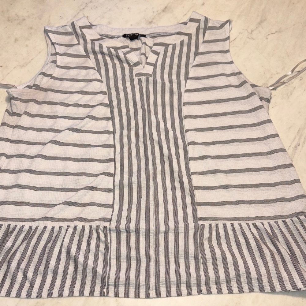 Roz & Ali Gray and White Striped Blouse size XL